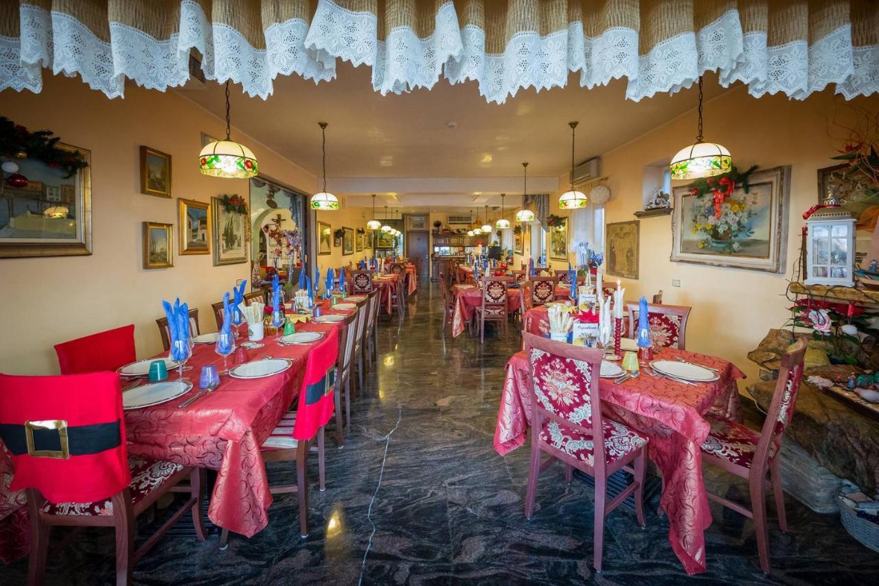 קאורלה Albergo Ristorante Fabrizio מראה חיצוני תמונה