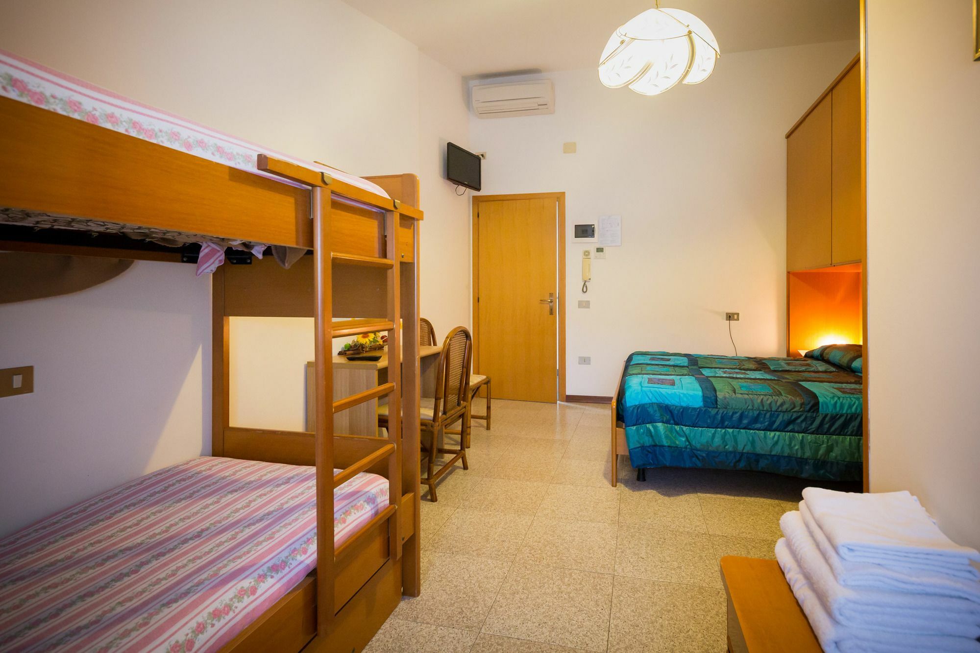 קאורלה Albergo Ristorante Fabrizio מראה חיצוני תמונה